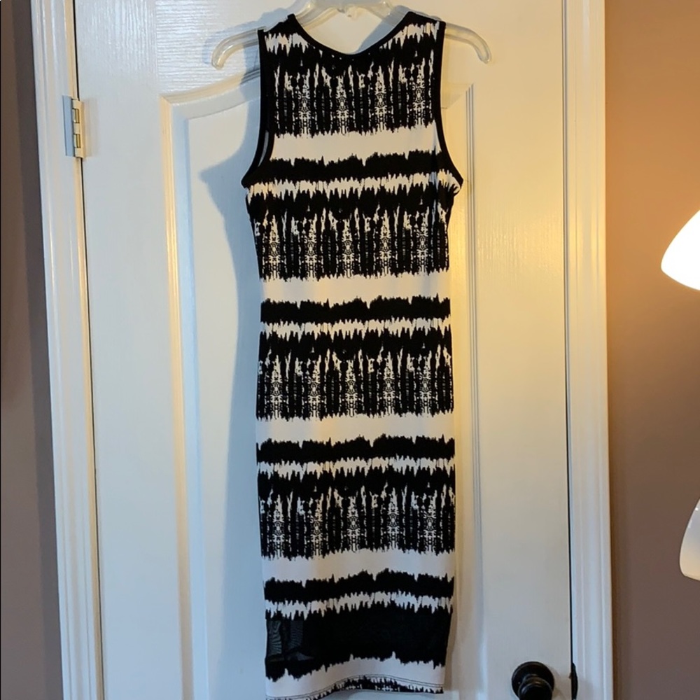 Dress - Picture 5 of 6